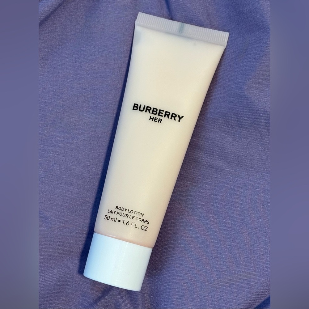 NEW Burberry Her 1.6 fl oz Travel Amber Jasmine Blackcurrant White Woods